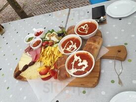 Kieveen Kafee & Koken