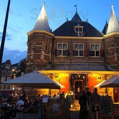 Cafe In De Waag