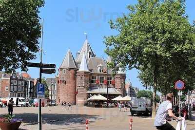 Cafe In De Waag
