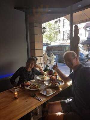 Pinto's Mama Thai Cuisine