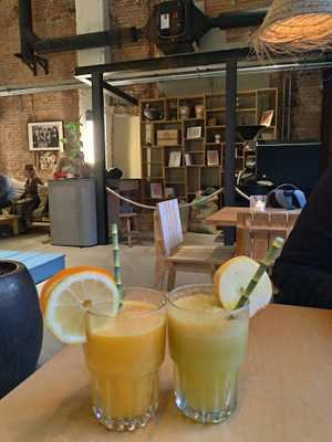 Mr Stacks - Bubble Tea & Vegan Pancakes