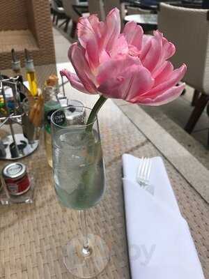 Half Moon Cocktail Lounge