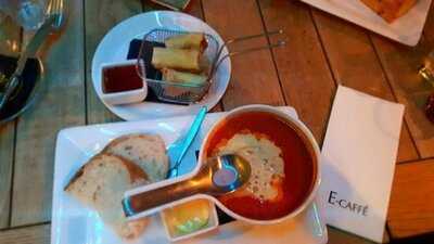 Escape Caffe & Lounge