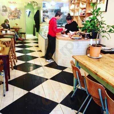 De Vrouw Met De Baard