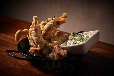 Vanderveen Bar & Kitchen