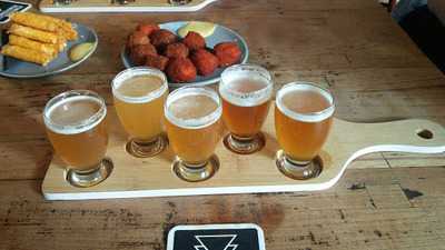 Gebrouwen Door Vrouwen Bar