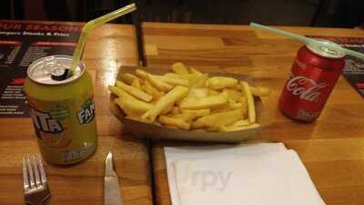 Four Seasons Burger, Steaks & Fries