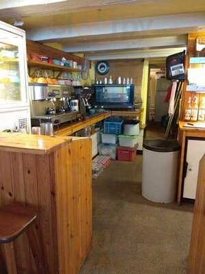 Royal Bagels And Muffins