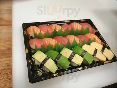 Akama Sushi & Pokebowls