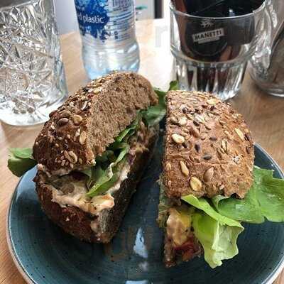 Lexi’s Coffee & Bakery