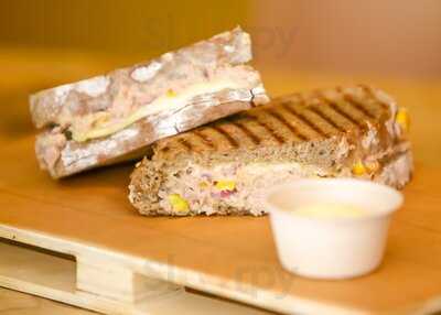 Cafe The Golden Stork