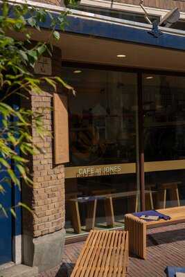 Cafe At Jones