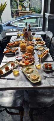 Marmarita Restaurant & Bar