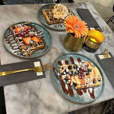 Mint. Coffee Icecream & Cakes