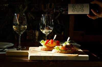 Tres Tintas Pintxos & Tapas