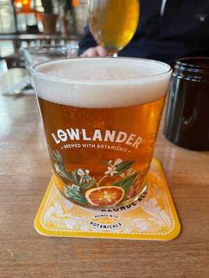 Lowlander Botanical Bar & Restaurant