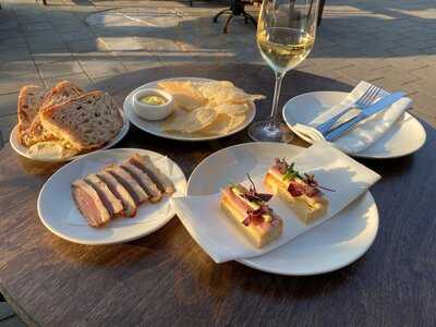 Cafe Rest. Bar Maurits