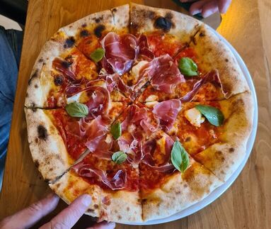 Pizzeria Take Me Out