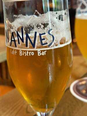 Nannes Cafe Bistro Bar
