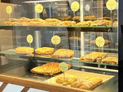 Tsu Greek Pies & Pastries