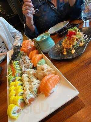 Zuuma Sushi & Grill