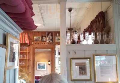 Munch's Cafe And Restaurant