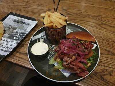 Happy Elefante Bar-grill-music