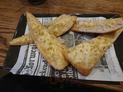 Happy Elefante Bar-grill-music