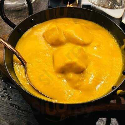 Zouq Restaurant And Take Away