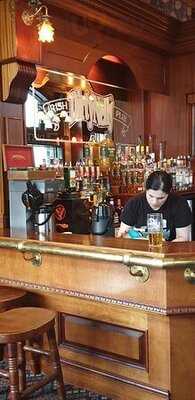 Dirty Nelly Irish Pub