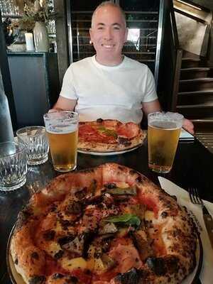 Villa 22 Trattoria & Bar