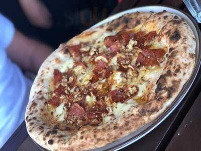 Villa 22 Trattoria & Bar