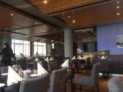 Barbord Lobby Bar At The Scandic