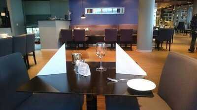 Barbord Lobby Bar At The Scandic