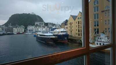 Barbord Lobby Bar At The Scandic