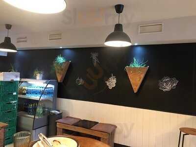 Maggis Saladbar & Munchies