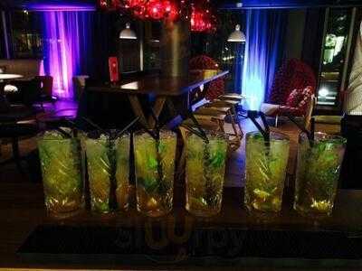 Varmen Bar & Restaurant