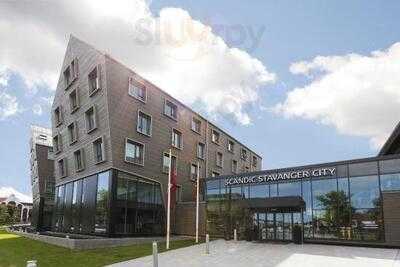 Varmen Bar & Restaurant