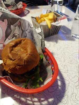 Groovy Burger & Dogs