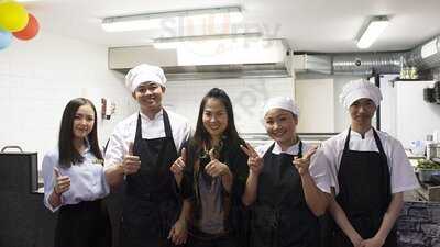 Wanna Sushi & Thai Mat