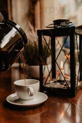 Cocofli - Books Art Cafe Wine Bar