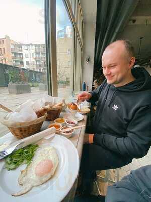 Charlotte Chleb I Wino