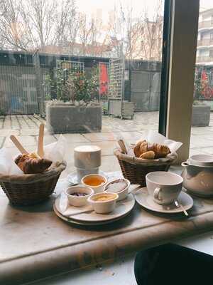 Charlotte Chleb I Wino