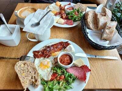 Giselle French Bakery Cafe