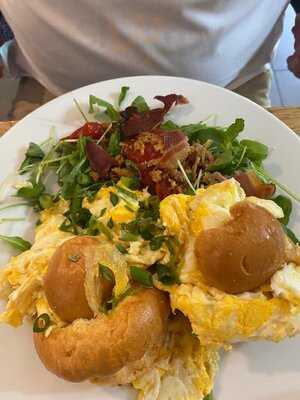 Giselle French Bakery Cafe