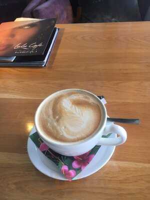 Lulu Cafe Lounge
