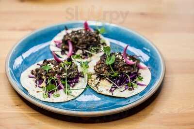 Parlament Cafe & Bistro