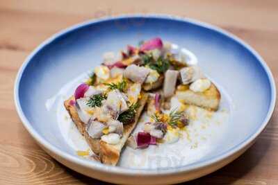 Parlament Cafe & Bistro