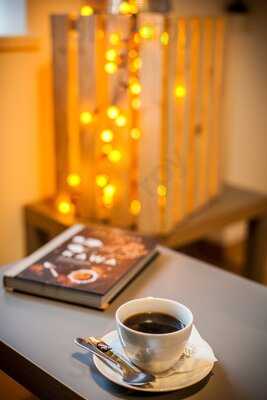 Parlament Cafe & Bistro