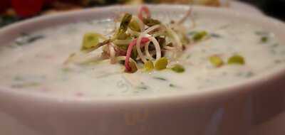 Krystynka Wraca Z Wiednia Cafe